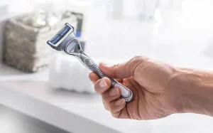 Dao cạo râu dùng 1 lần là loại dao được thiết kế để sử dụng trong thời gian ngắn